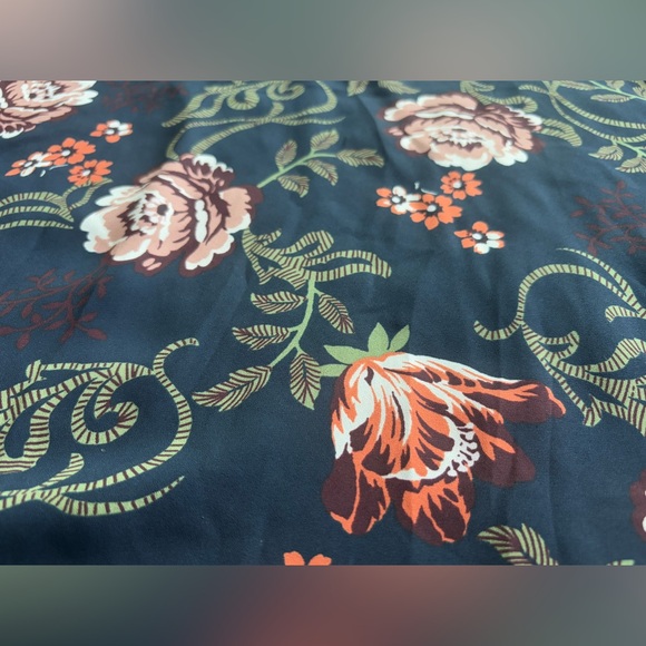 LOFT Ruffle Neck Poet Blouse. Size L. Navy Floral Print. Feminine. Beautiful! - Picture 7 of 12